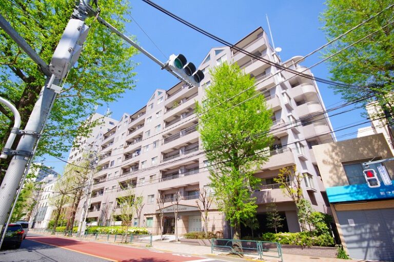 ガーデンホーム笹塚　外観と共用部 (1)